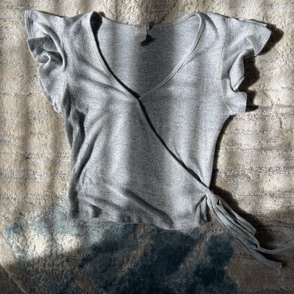 Cropped grey dress shirt